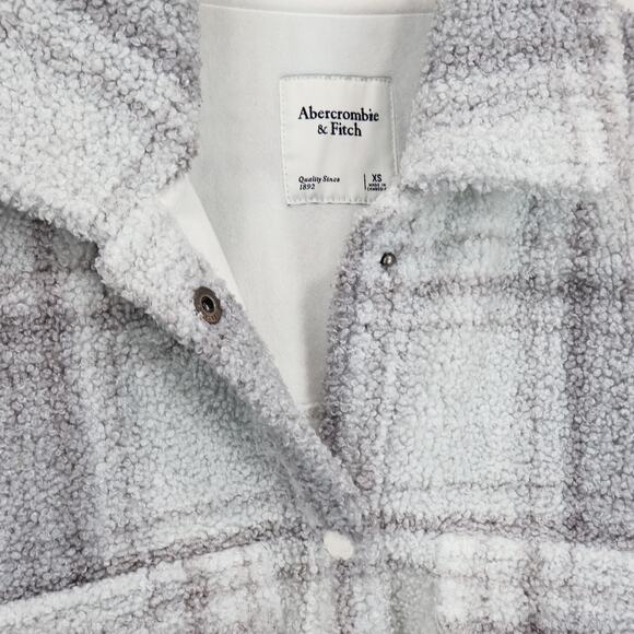 Abercrombie & Fitch Plaid Snap Button Sherpa Jacket Grey White Size XS - Picture 4 of 8
